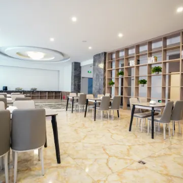 Ju County Baiyun Hotel