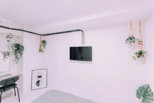 Minimalist Loft 5: Namba Compact Studio & 24/7 Gym