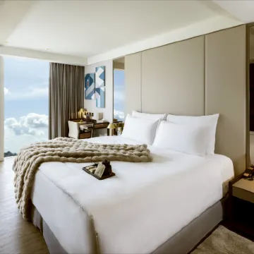 VOYAGE KAOHSIUNG BY COSMOS OTIUM Hotels near Cihou Lighthouse