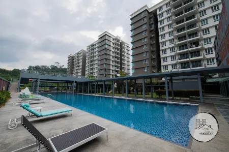 Trival BB Condo Homestay @ Sri Indah Sandakan Отели рядом с достопримечательностью «Пулау Ланкаян»