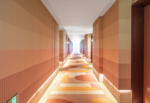 Orange 호텔 근처 지하철역