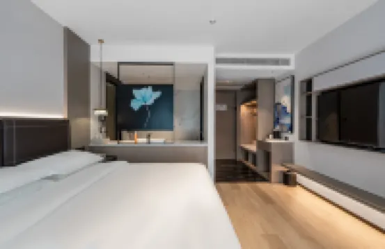 Ningbo Huayingyue Hotel (Tianyi Square City God Temple Commercial Pedestrian Street Store)