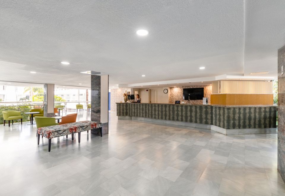 Hotel Catalonia Oro NegroOver view