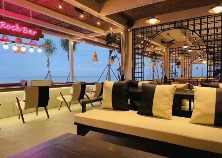 Ban Haiwan Scenic Apartment Hotel Отели рядом с достопримечательностью «Dinglong Bay Sea Corner»