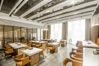 Hot Spring Holiday Hotel