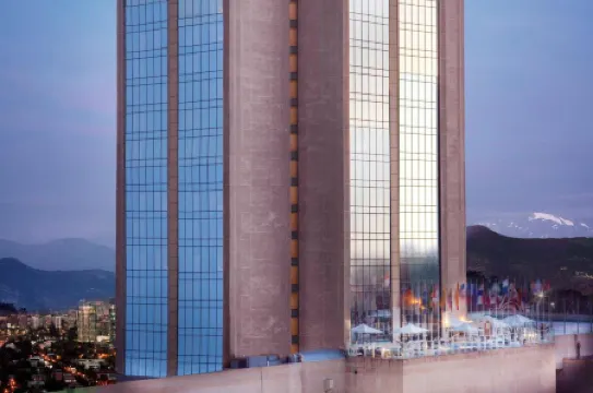 Le Méridien Santiago Отели рядом с достопримечательностью «Культурный центр, монетный двор и площадь Сьюдадана»