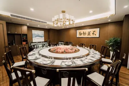 Runfeng International Hotel Отели в г. Сянтань