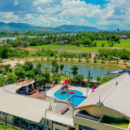 Komsan Kampot Resort