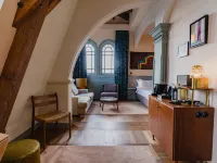 Hotel Mercier Hotels near Theater De Rode Hoed