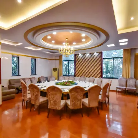 Rujia Huayi Select Hotel (Liyang High-Speed Railway Station Wanda Plaza)