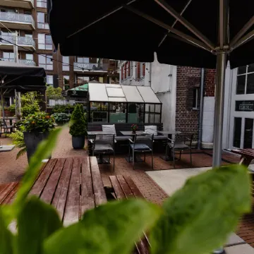 Hotel de Hallen Отели рядом с достопримечательностью «Ауд-Вест»