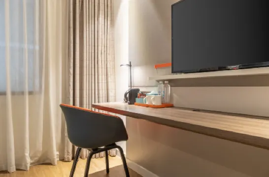 Holiday Inn Express  (Jiuzhaigou Scenic Area) Отели в г. Цзючжайгоу