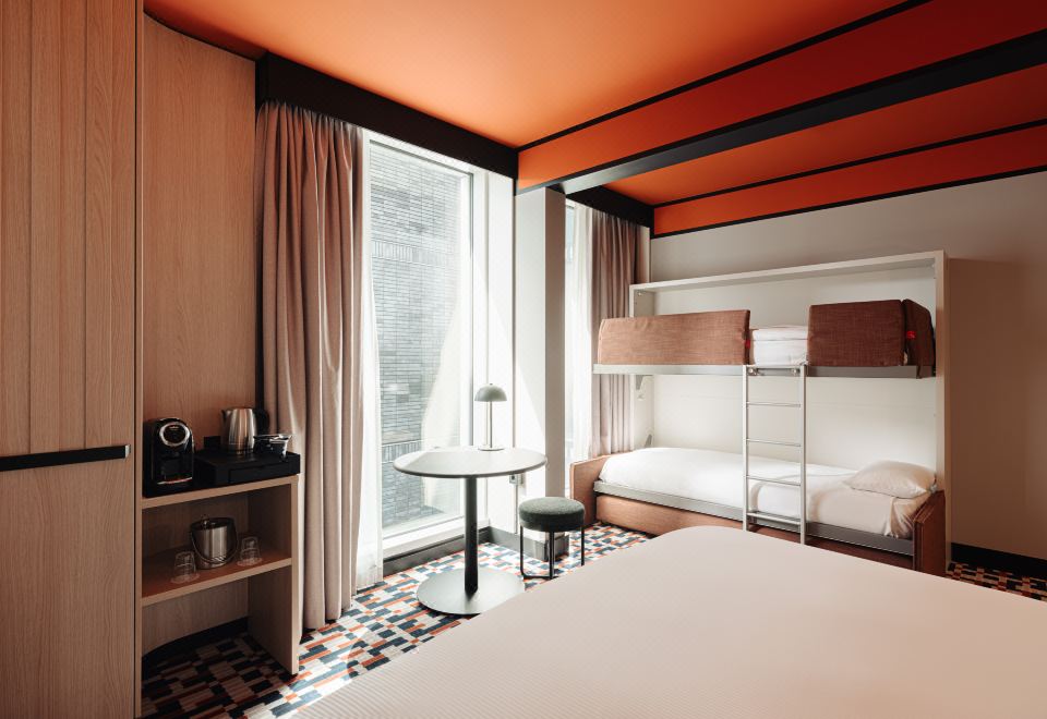 더블트리 바이 힐튼 암스테르담 센트랄 스테이션 루프탑 바