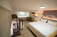 Xingyue International Apartment (Maoming High-Speed Railway Station Aegean Shopping Park) - Rooftop Pools