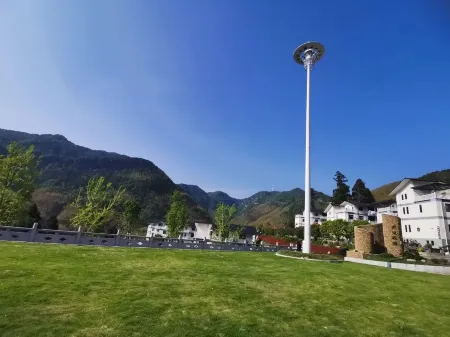 Pan'an Hengjing Liangshan Leisure Homestay Отели рядом с достопримечательностью «Lingjiangyuan Scenic Area»