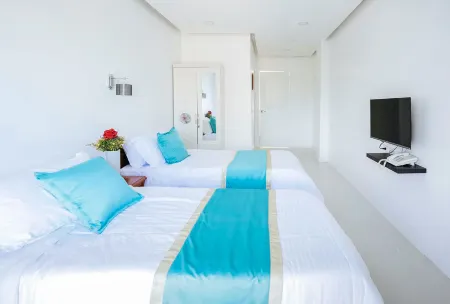 RedDoorz @ PWL Exclusive Resort Cebu