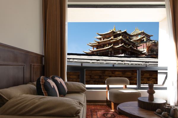 Yixin Moon Earthly HYGGE|Space Art Hotel (Dukezong Ancient City Prayer Wheel Store)