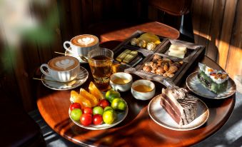 Shangri-La Mountain Wind and Moon View Homestay