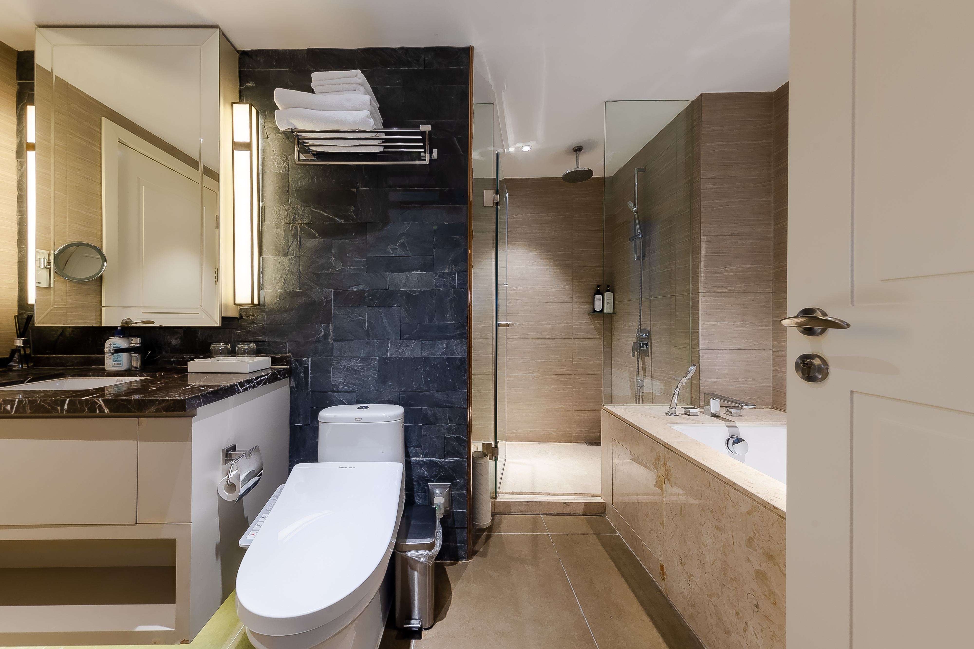 Luxe·Eastern Joy Suites Hotel Kamar Photos