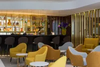 VIP Executive Suites do Marques Hotel - バー