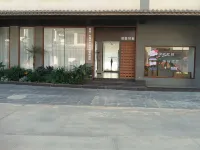 Chatting · Zhinanfeng Banshan Garden Smart Hotel (Pu'er High-Speed Railway Station)