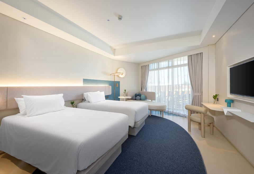 2. 센타라 카론 리..