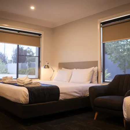 Eastend Studio Apartments