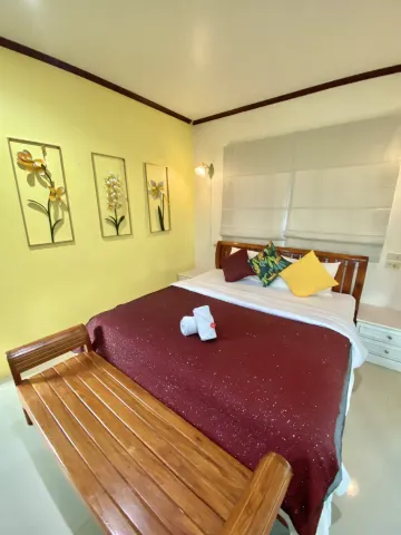 ห้องดีลักซ์ เตียงใหญ่ 1 เตียง