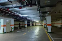 Heyue Hotel - parking