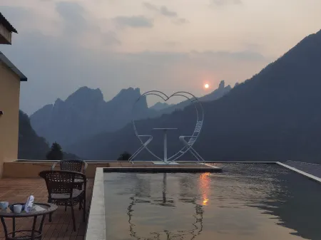 Zhangjiajie Banxian Yunshe Отели рядом с достопримечательностью «Baofeng Lake»