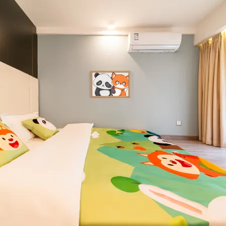 Xichang Changdao Light Residence (Qionghai 17° Wanda Plaza Store)