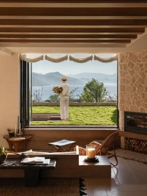 Jadeer · Lugu Lake Collection ｜Blue Glass Manor Lakeside Resort Hotels near Lugu Lake Viewing Platform