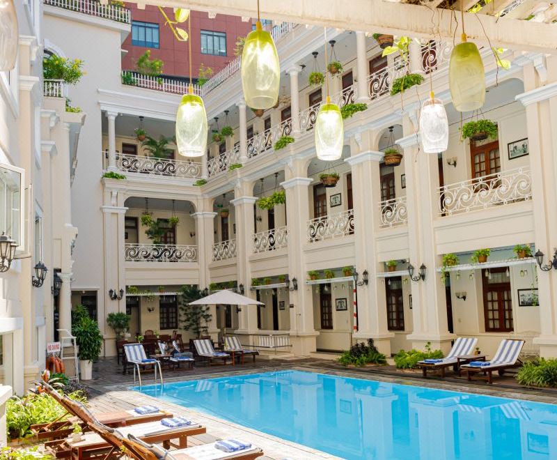 2. 그랜드 호텔 사..