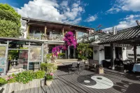 Tengchong Xin'an Lake View Hot Spring Inn (Heshun Ancient Town Branch) - ที่มีบาร์