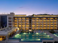 voco SANYA DADONGHAI by IHG Hotels near Luhuitou Park