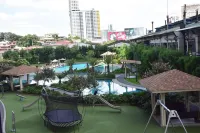 TreehouseRiddle - 泳池