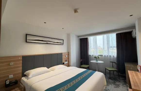 新鄭青雅酒店（升達經貿管理學院寶相寺步行街店）