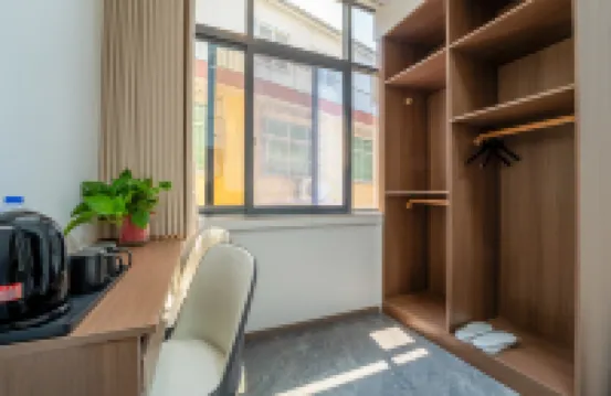 Nuanju Homestay (Hanzhong High-Speed Railway Station)