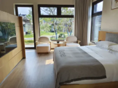 Guangde Yunmeng Valley Resort Hotel