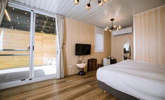 Yu Yue Log Cabin