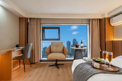 Xingchenli Smart Cinema Hotel (Zhongxian Sugong Garden Store) Các khách sạn gần Shencaifeiyang Amusement Park