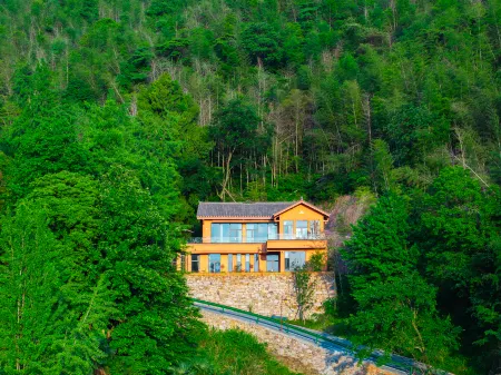 Wan'an Yiyuzhiqiu Homestay Отели рядом с достопримечательностью «Wan'an Ancient Ficus Virens»