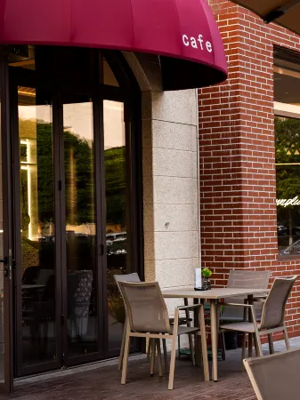 Homeinn Plus Hotel (Deyang Wuzhou Plaza Performing Arts Center)