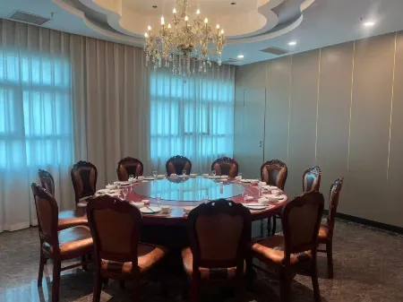 Zhangjiakou Jinfeng Hotel Hotel (Hebei North University First Affiliated Hospital)