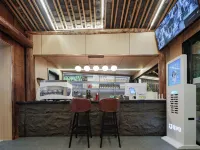 千山月·Chillvibes星空泳池|觀景美宿（西江千戶苗寨觀景台店） - 酒吧