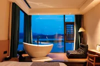 Yiyi Pushé · Lakeside Starry Sky Swimming Pool Vacation Apartment