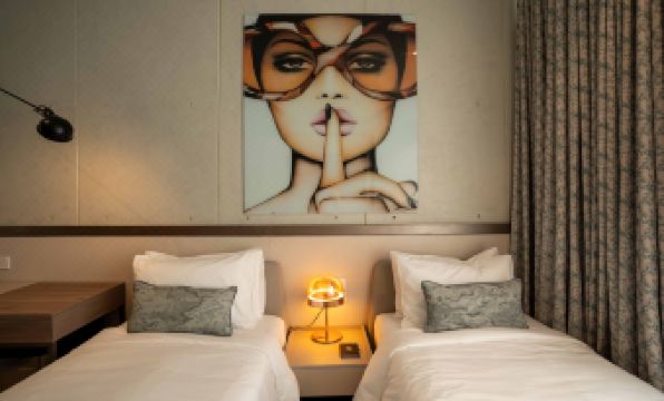 SeSaya Poshtel & Bistro - Colombo's Newest and Finest Poshtel Dorms and Rooms