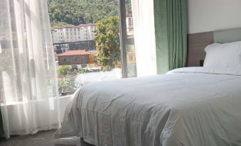 Motuo Yishui Lanting Hotel