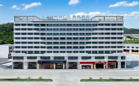 Lavande Hotel Yangjiang Hailing lsland Отели рядом с достопримечательностью «Dajiao Temple of the Queen of Heaven»