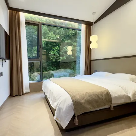 Yuerong Shanyuan Homestay